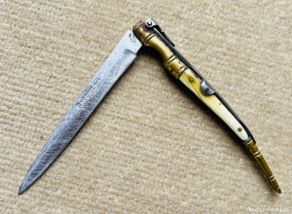 Military Antiques: Navaja estilete de la marca Andújar (Albacete) - Latón y Asta